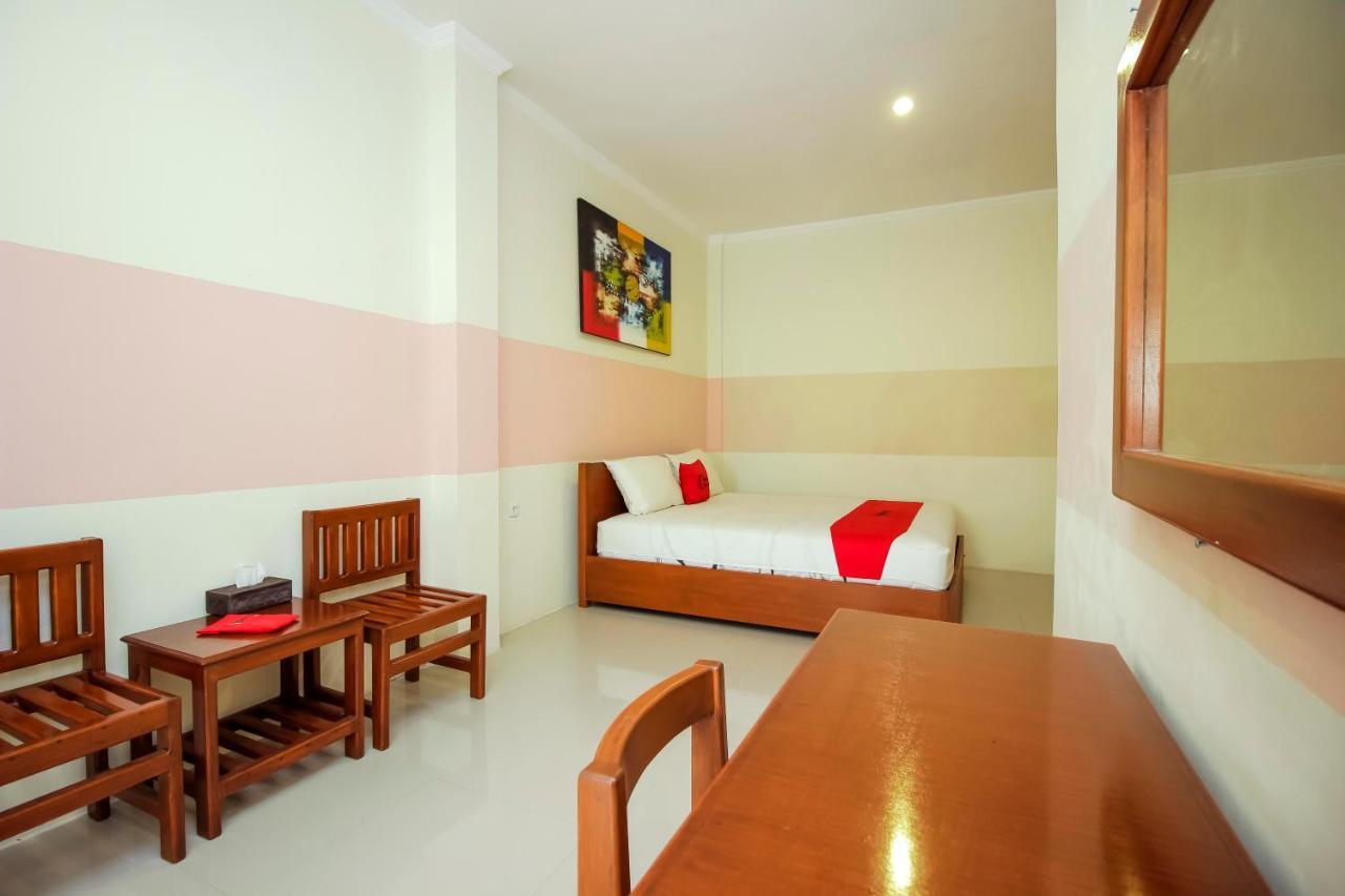 Hotel RedDoorz near Jalan Jenderal Sudirman Manado Zewnętrze zdjęcie