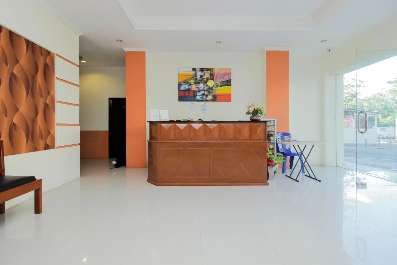 Hotel RedDoorz near Jalan Jenderal Sudirman Manado Zewnętrze zdjęcie