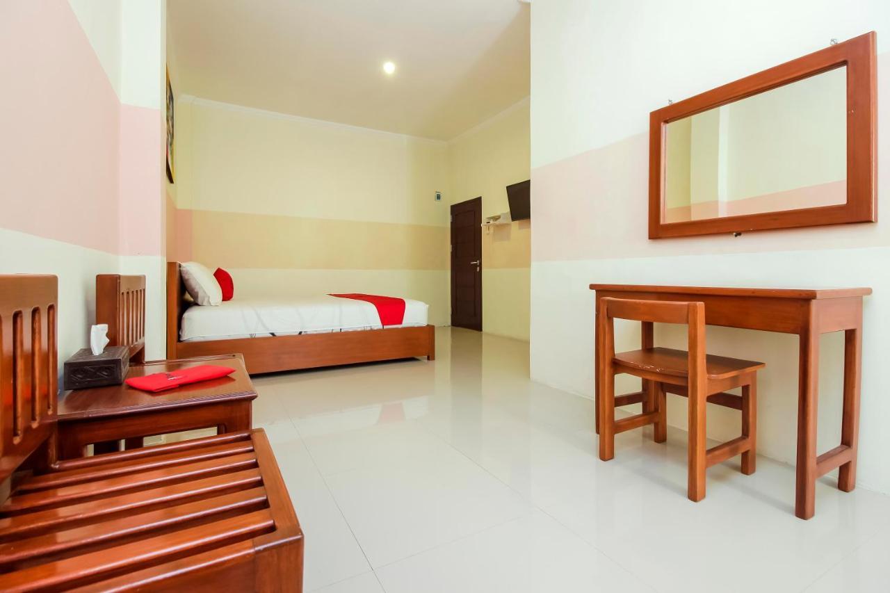 Hotel RedDoorz near Jalan Jenderal Sudirman Manado Zewnętrze zdjęcie