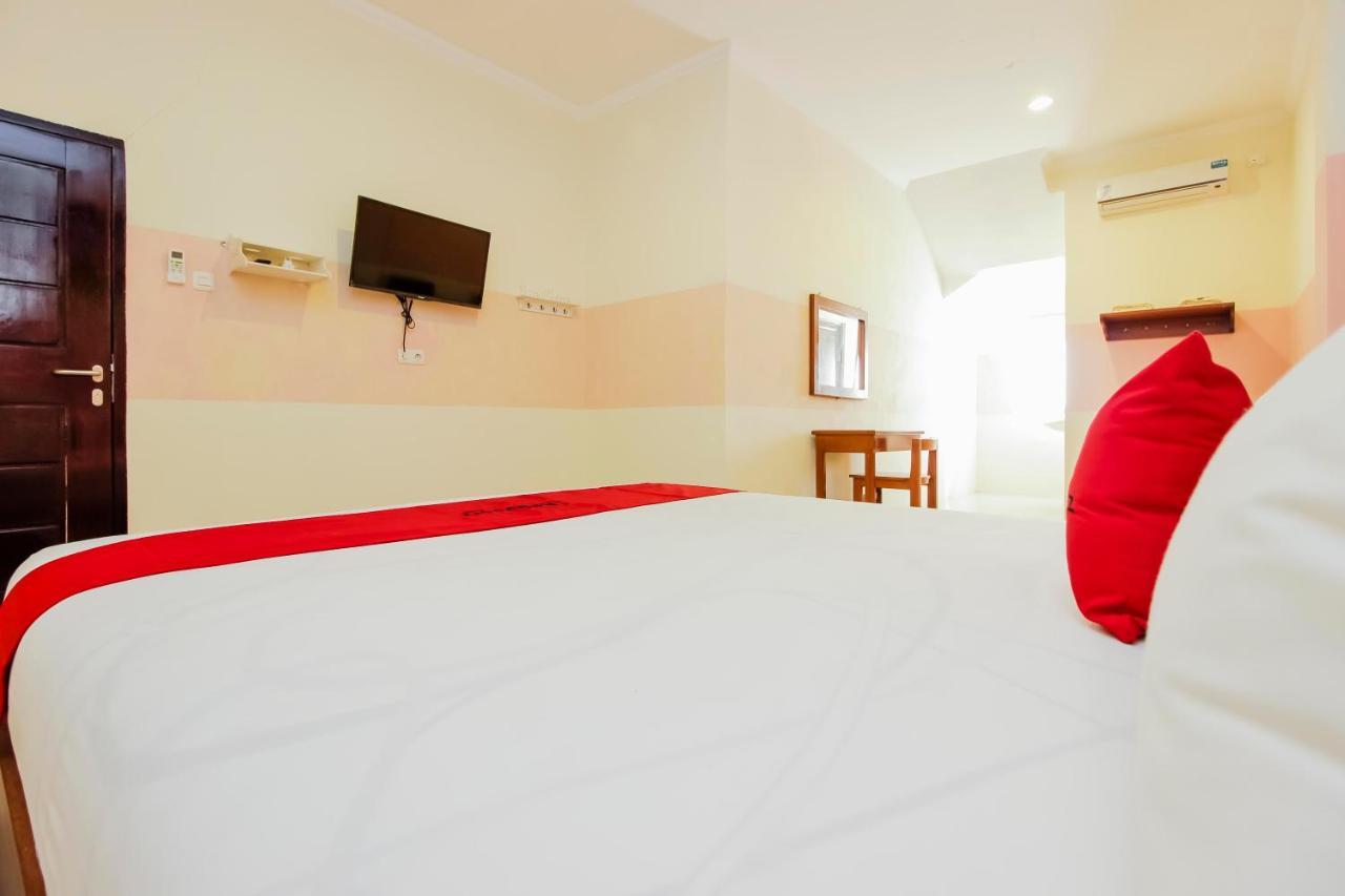 Hotel RedDoorz near Jalan Jenderal Sudirman Manado Zewnętrze zdjęcie