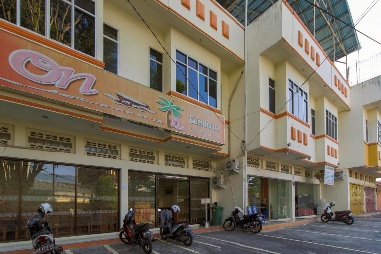 Hotel RedDoorz near Jalan Jenderal Sudirman Manado Zewnętrze zdjęcie