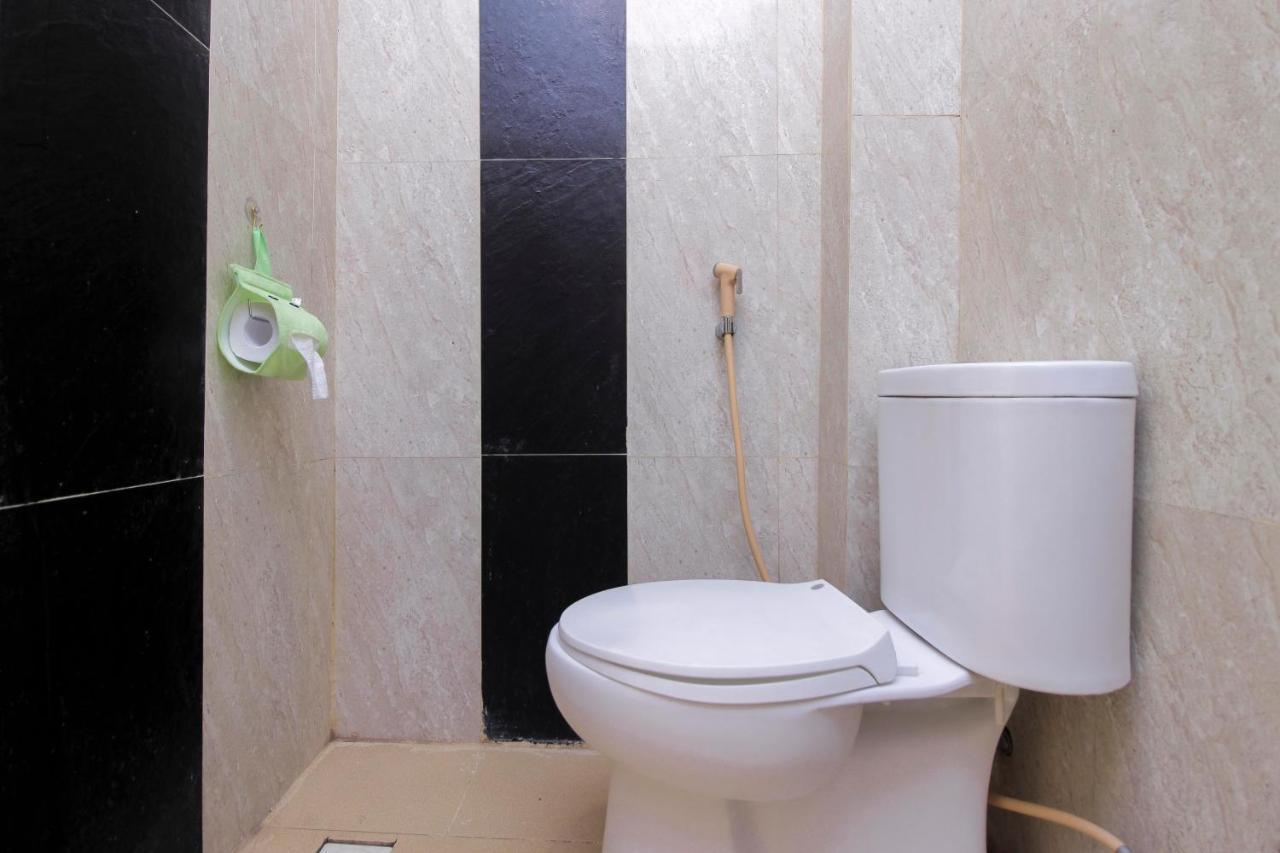 Hotel RedDoorz near Jalan Jenderal Sudirman Manado Zewnętrze zdjęcie
