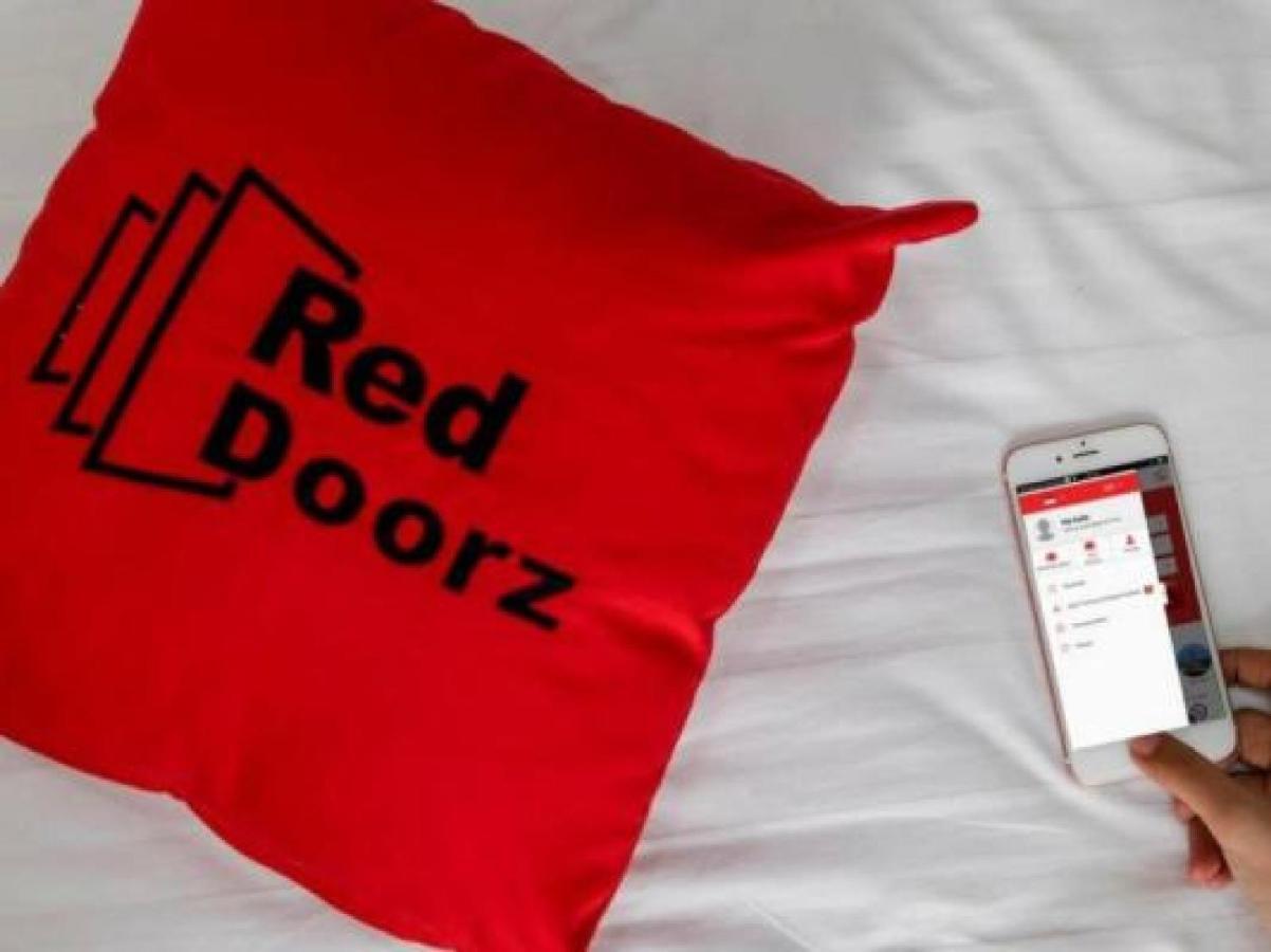 Hotel RedDoorz near Jalan Jenderal Sudirman Manado Zewnętrze zdjęcie